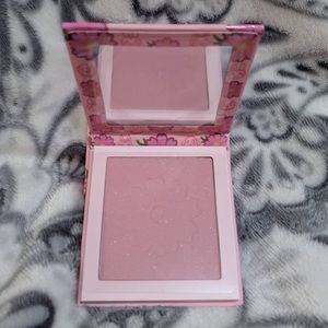 colourpop x animal crossing - flower power blush